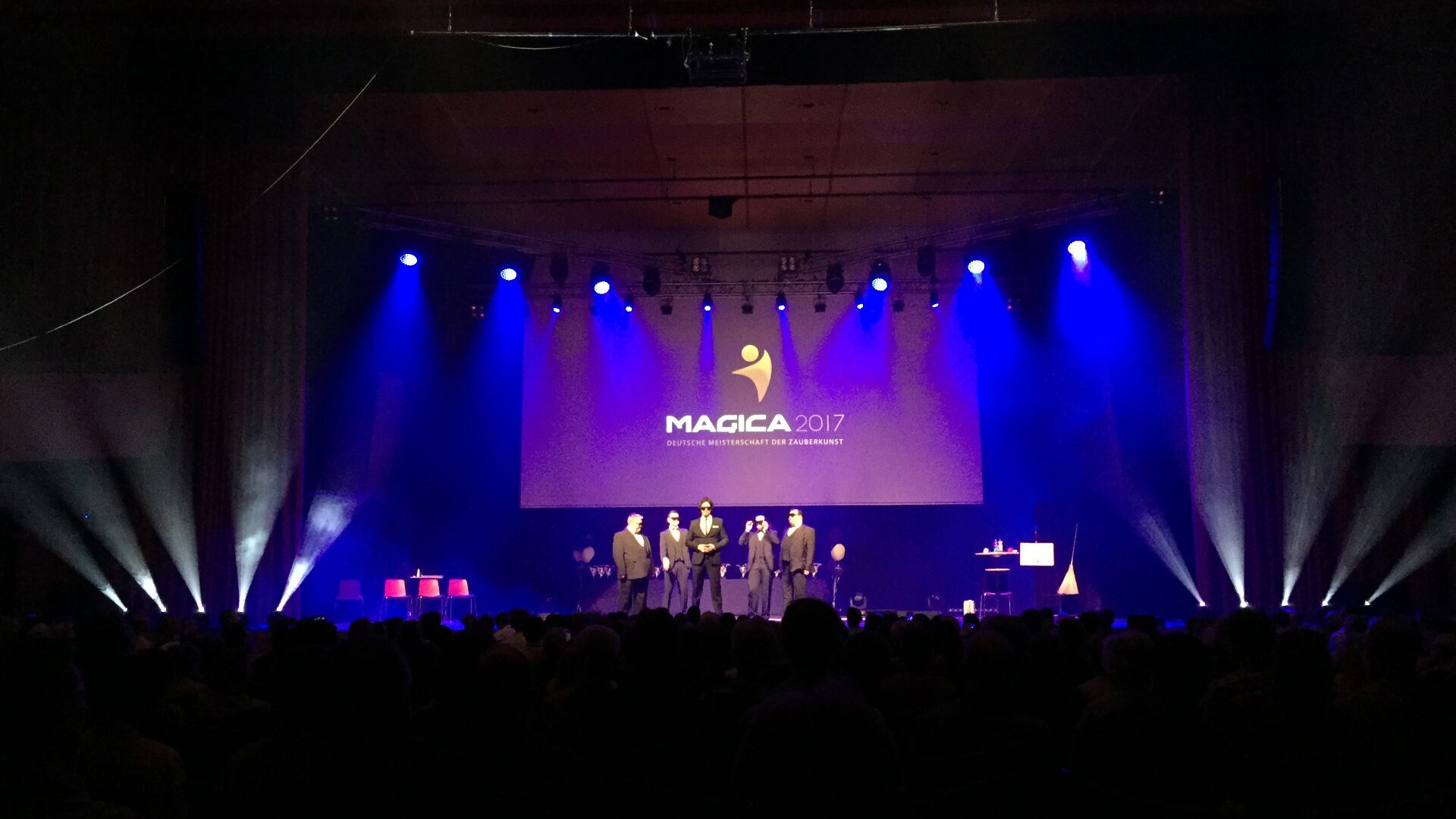 Bühnenshow mit Lichttechnik bei der Magica 2017